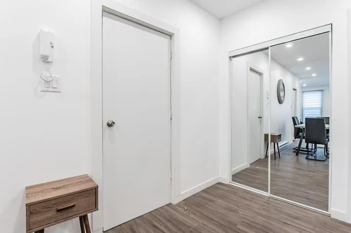 Apartment Huge 3 Bedroom Condo With A Large Patio Montreal